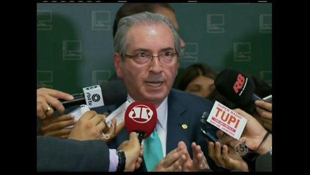 Cunha adia instalação da comissão especial de impeachment