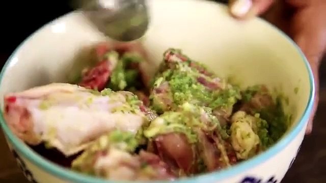 How to make Tambda Rassa - Kolhapuri Style Spicy Chicken Curry - Recipe by Archana in Marathi