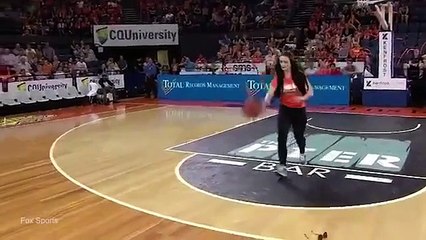 Le pire tir du milieu du terrain pour une fille qui pouvait gagner 250 000 dollars