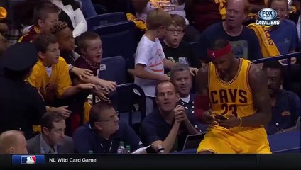 Maç İçinde Selfie Çeken Lebron James