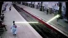 oho eh dekho train accident - Video Dailymotion