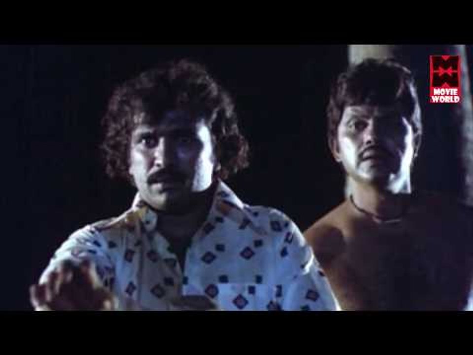 Jayan Super Action Scene From - Malayalam Super Hit Movie - Karimbana [HD]