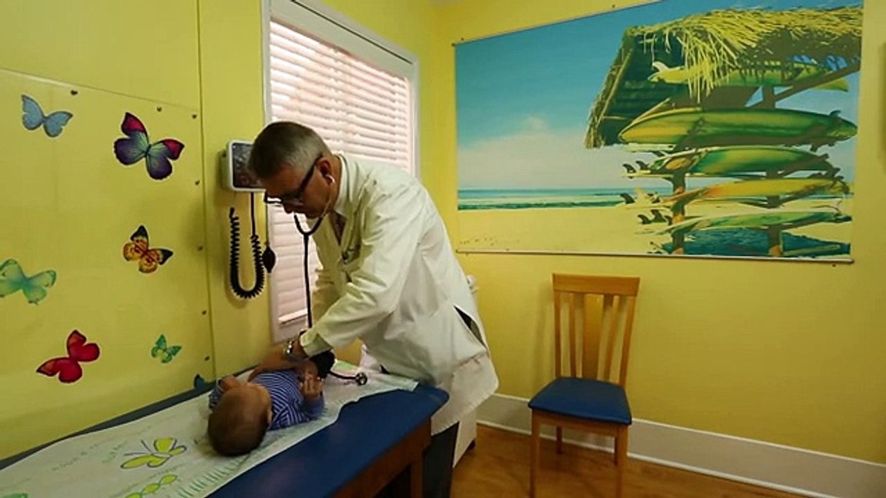 How To Calm A Crying Baby - Dr. Robert Hamilton Demonstrates The Hold (Official) -[360p]