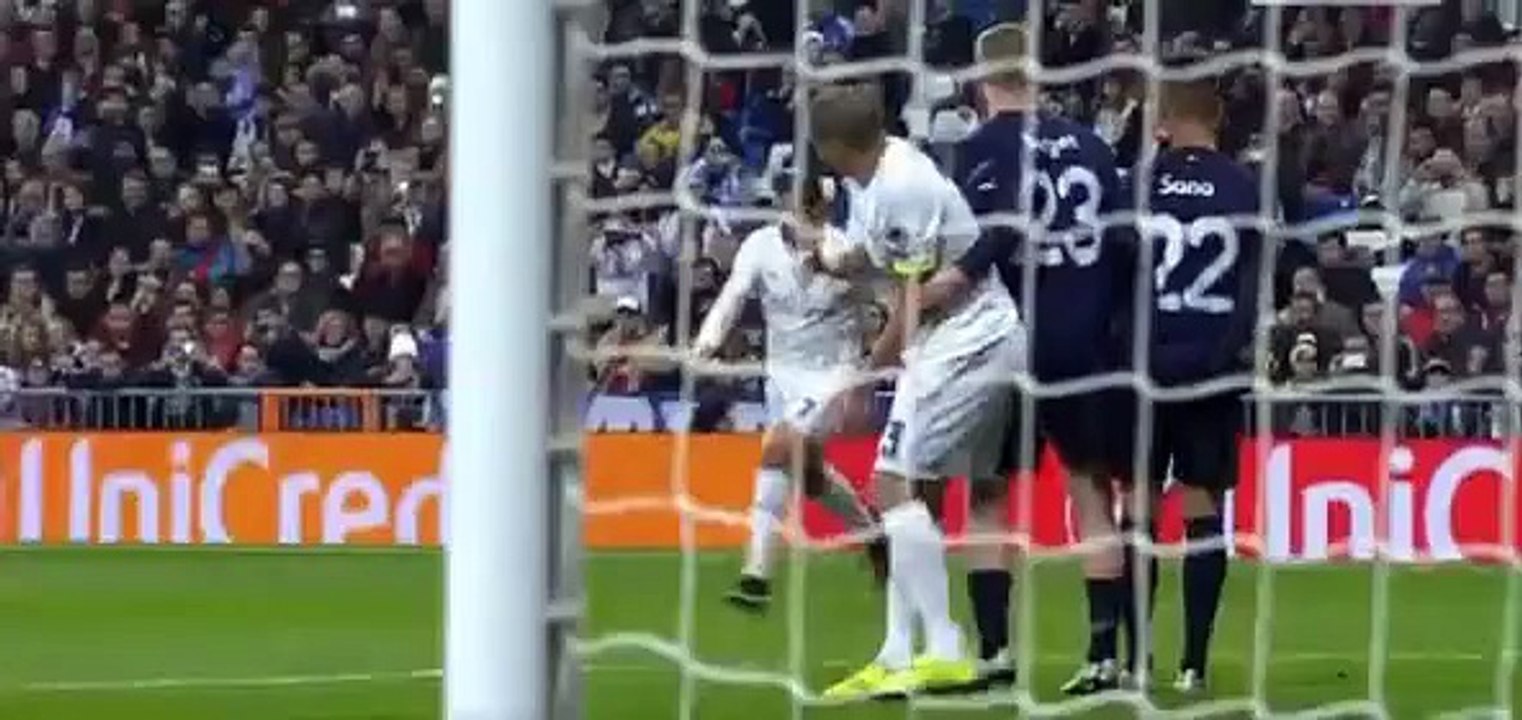 Cristiano Ronaldo Amazing Free Kick Goal  Real Madrid 30 Malmo FF  UCL  08122015