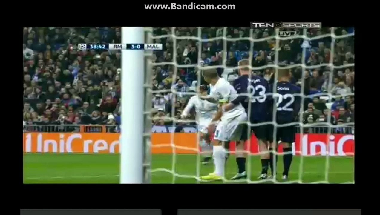 Cristiano Ronaldo Scores Amazing Free Kick - Real Madrid - Malmo 3-0
