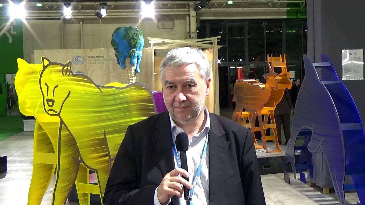 #COP21 - Jour 9. Salve d'applaudissements ne vaut pas approbation.