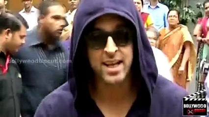 FURIOUS Hrithik Roshan Shoots With FAKE CROCODILE For MOHENJODARO
