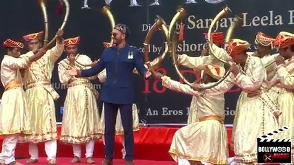 Ranveer Singh Saw BAJIRAO'S GHOST On The Sets Of Bajirao Mastani