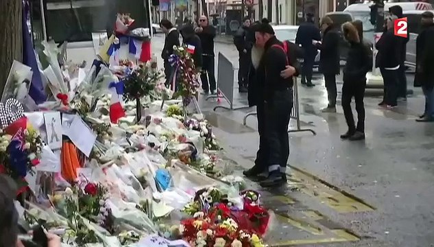 Les Eagles of Death Metal reviennent à Paris jouer et se recueillir après les attentats