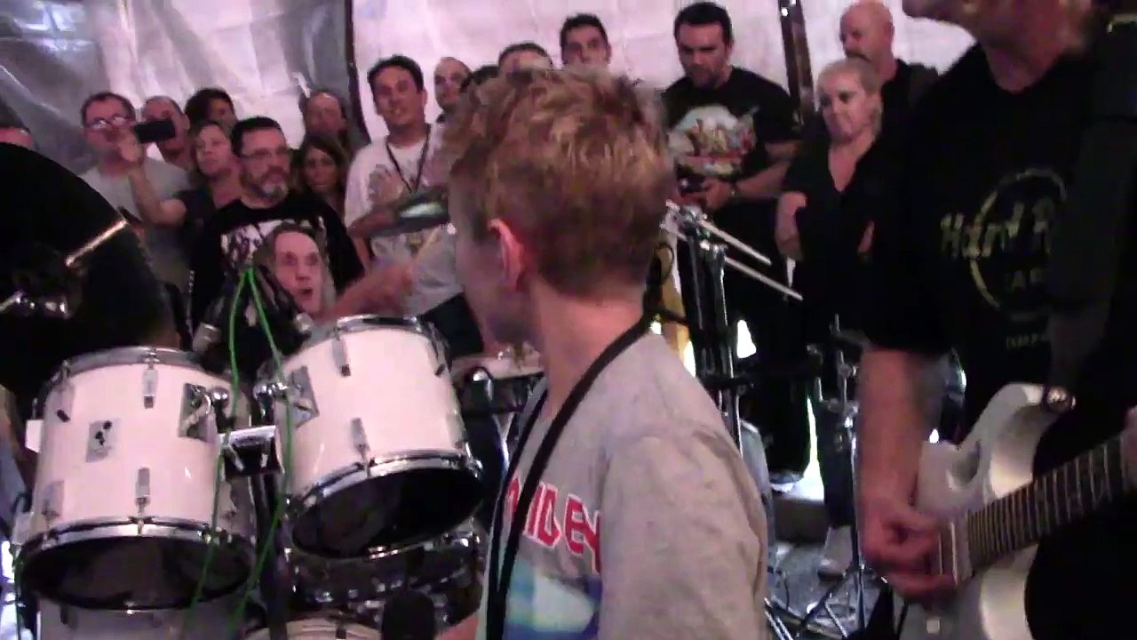 Il a 10 ans et chante du IRON MAIDEN avec Nicko McBrain