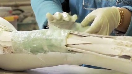 She comes across a mannequin based on her own body in a store window!