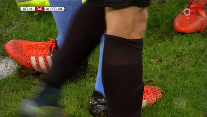 Le gardien creuse le point de penalty pour faire glisser le tireur !