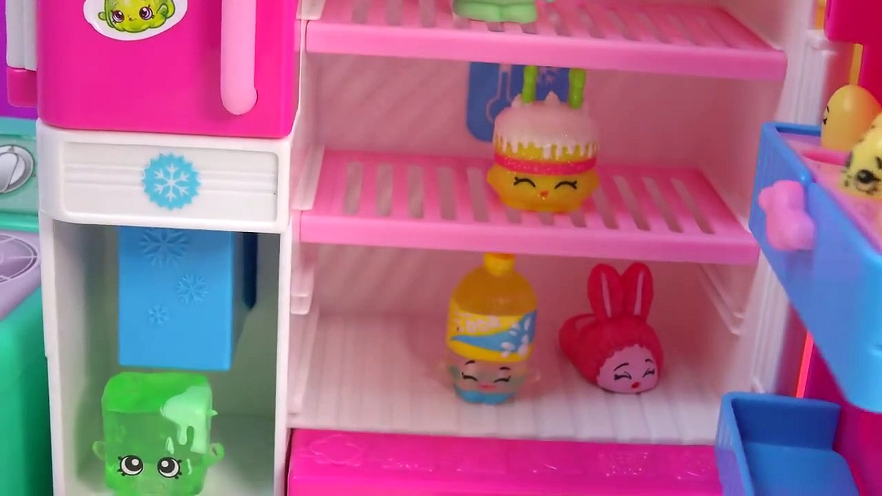 Shopkins Season 2 Fluffy Baby So Cool Fridge Refrigerator Toy Playset Mini Eggs Playing Vi