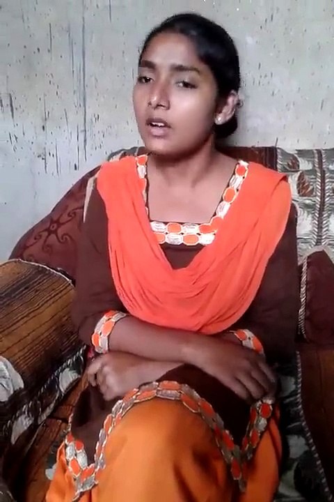 Girl Singing SAD Song LIVE - بیٹی ماں باپ کی ہمیشہ خدمت کرتی ہے مگر۔۔۔۔