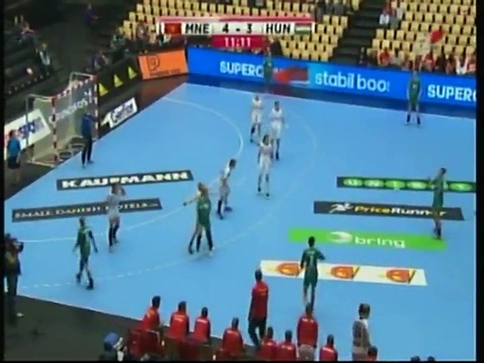 Crna Gora vs Madjarska /1 poluvrijeme (SP za rukometašice u Danskoj 11/9/2015 rtcg2)