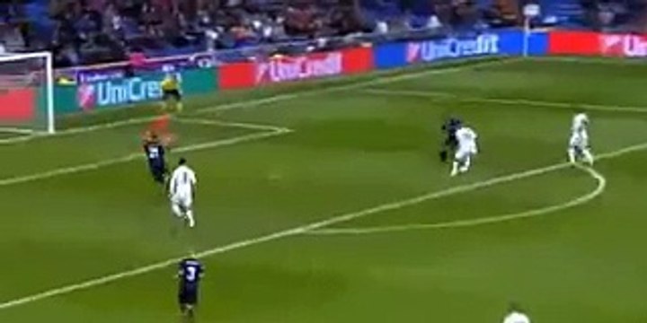 Karim Benzema Goal - Real Madrid 8 - 0 Malmo FF - 08_12_2015