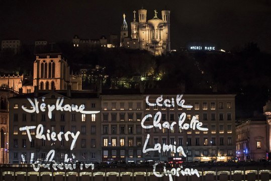 Lyon rend hommage aux victimes des attentats