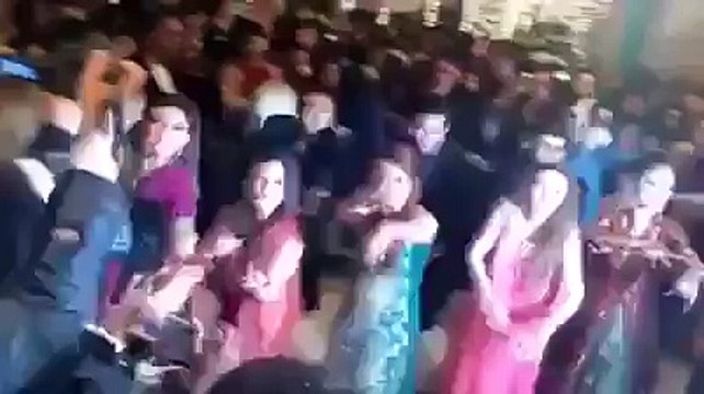 Leaked Dance Video Of Girls In Sharmila Farooqi Wedding