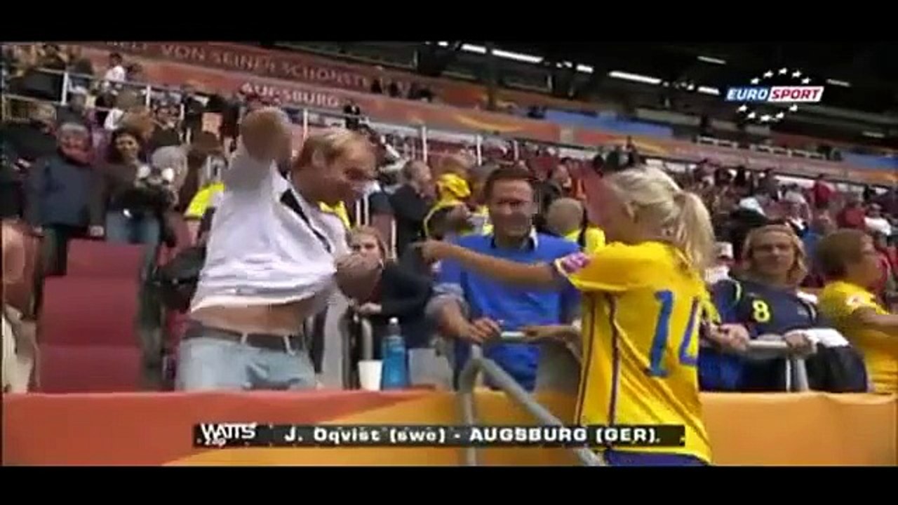 Cette Footballeuse Retire son Maillot après le Match