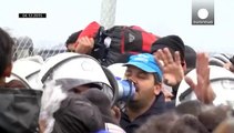 Yunanistan Makedonya sınırındaki sığınmacıları tahliye ediyor