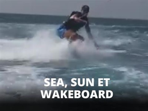 Les Beckham père et fils s'éclatent à la mer !