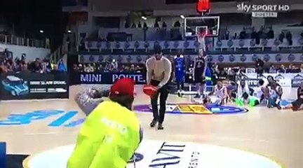 All Star Game 2016: Lockett schiaccia e rompe il naso a Poeta