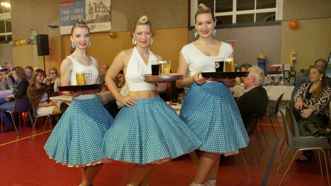 'Tiki Bar' by Showskating bei einem Jubiläum einer Betriebssportgemeinschaft 2015