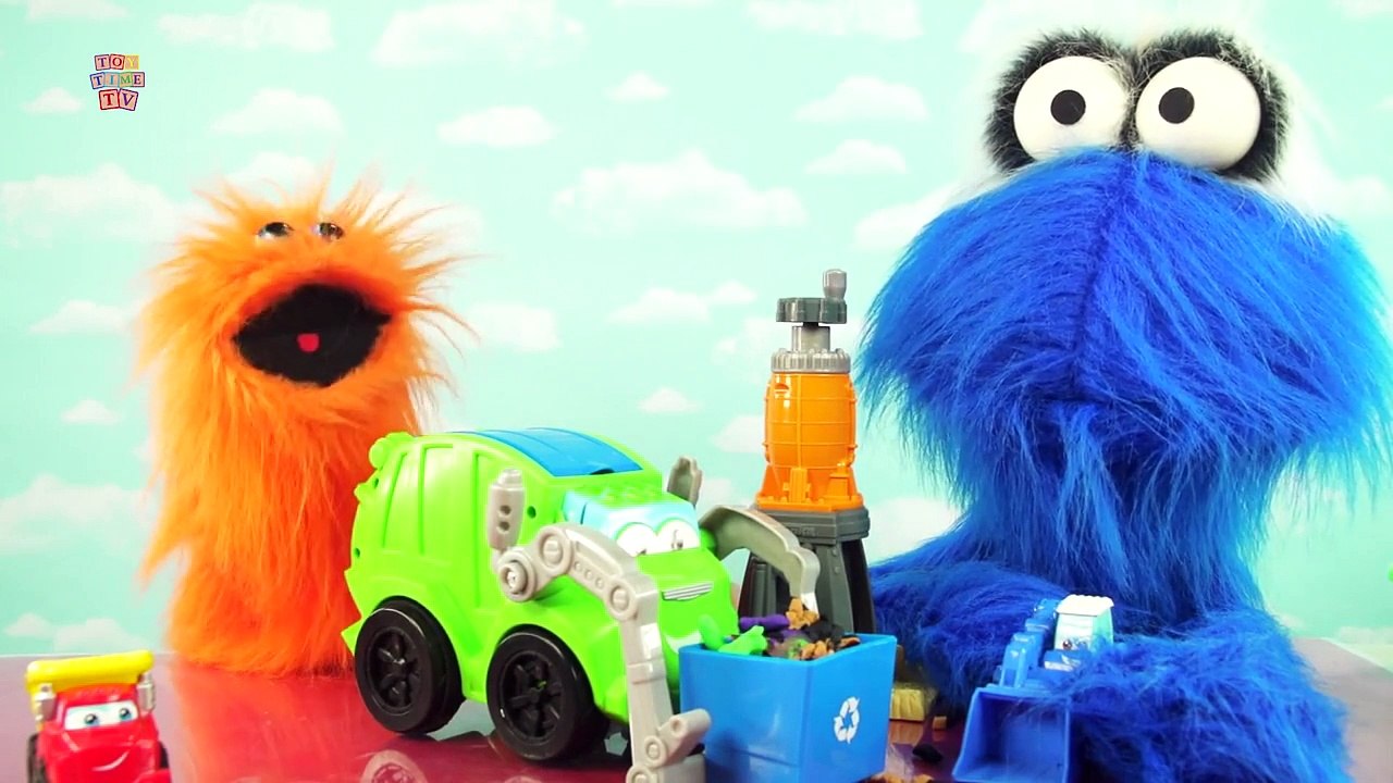 Play-doh Trash Tossin Rowdy Recycles the Trash For Fun Adventure