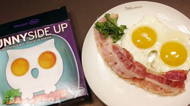 Làm món trứng tráng hình mèo Hello Kitty và thịt hun khói cho bé xem