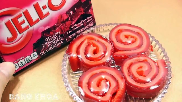 Làm thạch rau câu Jell-O hương vị dâu tây rất ngon và hấp dẫm cho bé