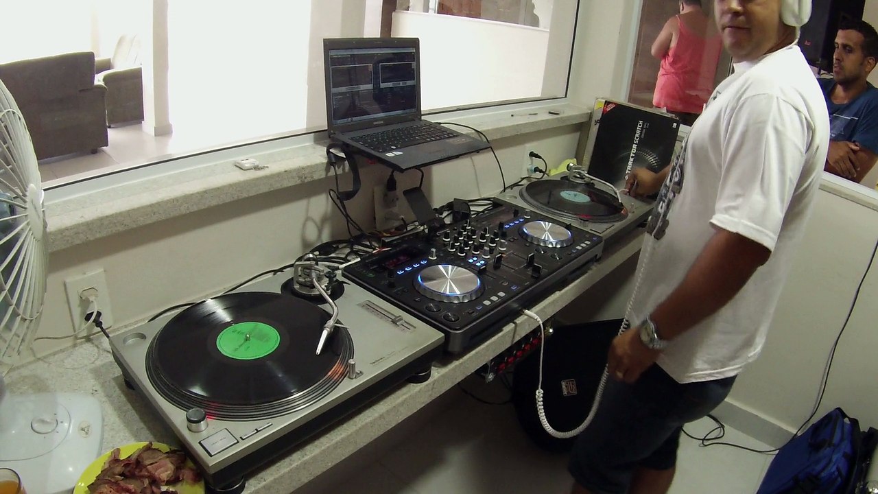 2016-01-10 18:06:01 Daniel Freitas