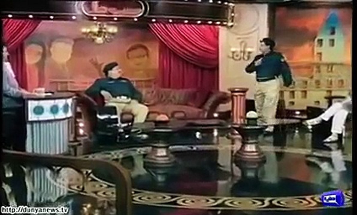 Hasb e Haal - Azizi as Police Officer
