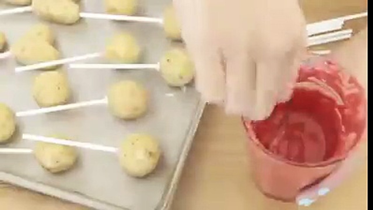 Valentine's Day Cake Pops