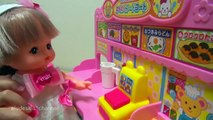 Японские игрушки КУКЛА МЕЛЛ ЧАН обедает в КАФЕ. Japanese DOLL MELL CHAN in the CAFE.