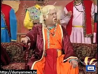 Social Media Got Angry on Azizi For Making Fun of Shahansha E Akbar in Hasb E Haal