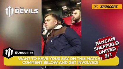 Tribünde ayakta uyuya kaldı