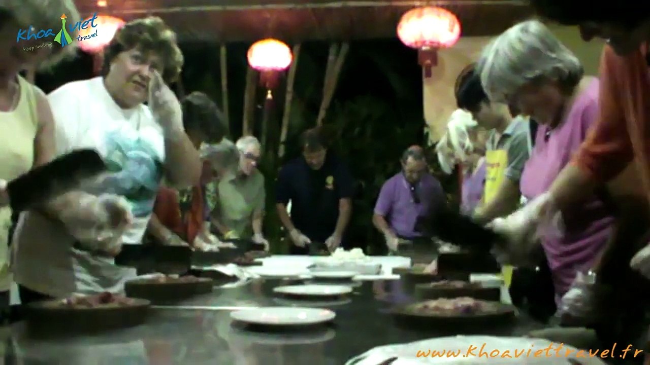 Cooking in a restaurant in Ninh Binh - Vietnam Travel