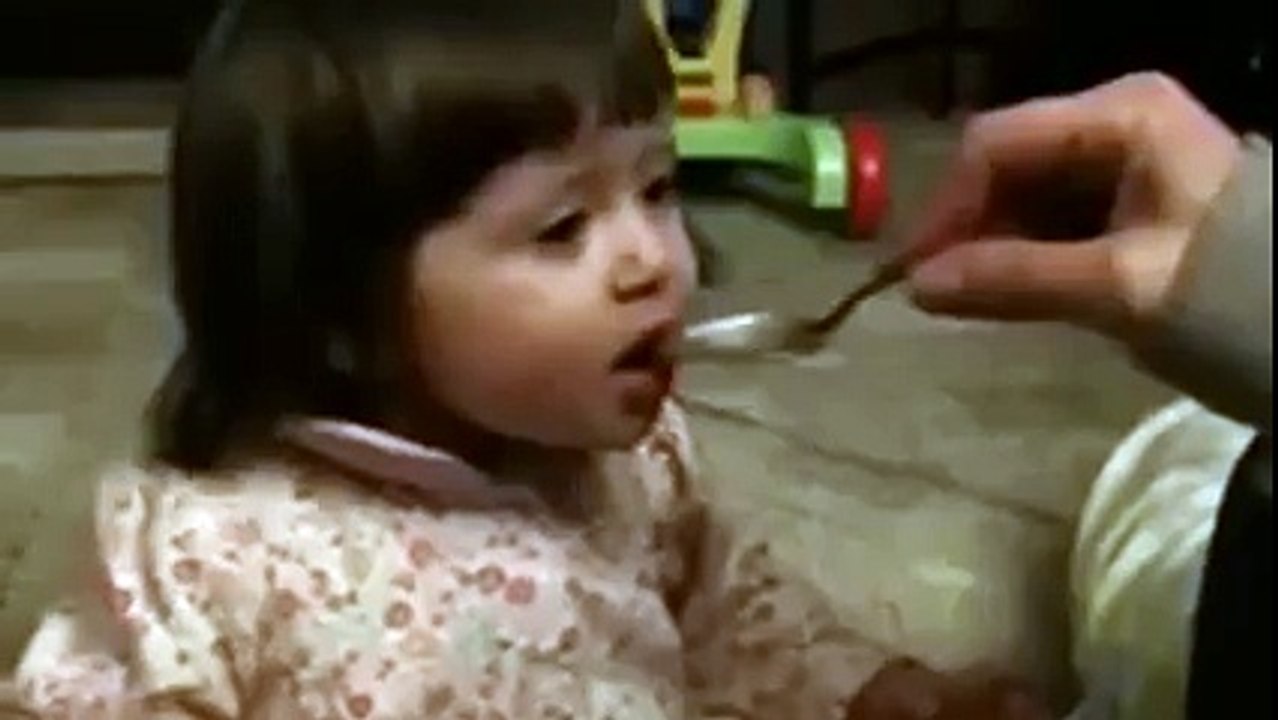 Bebeğin çok sevimli halleri!