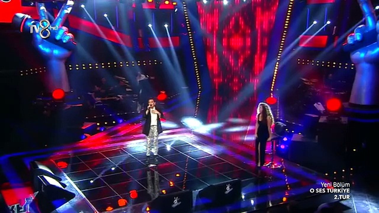 Berfu Sarıbaz Something's Gotta Hold On Me o ses