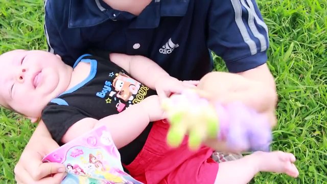 DAY IN THE LIFE AllToyCollector Newborn Baby Eli Baby Alive Dolls Diapers Fun Kids Toys Vi