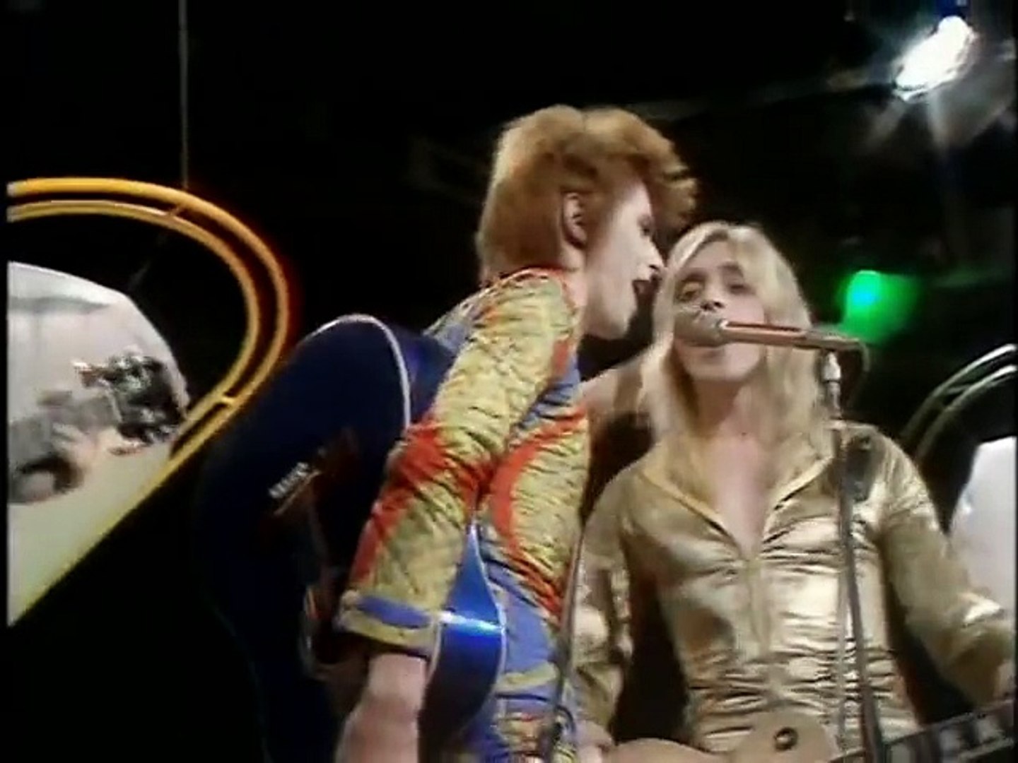 David Bowie - Starman (Top Of The Pops, 1972) - Vidéo Dailymotion