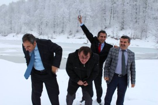 İlçe Milli Eğitim Müdürü, Silahlı Fotoğrafını Paylaştı!