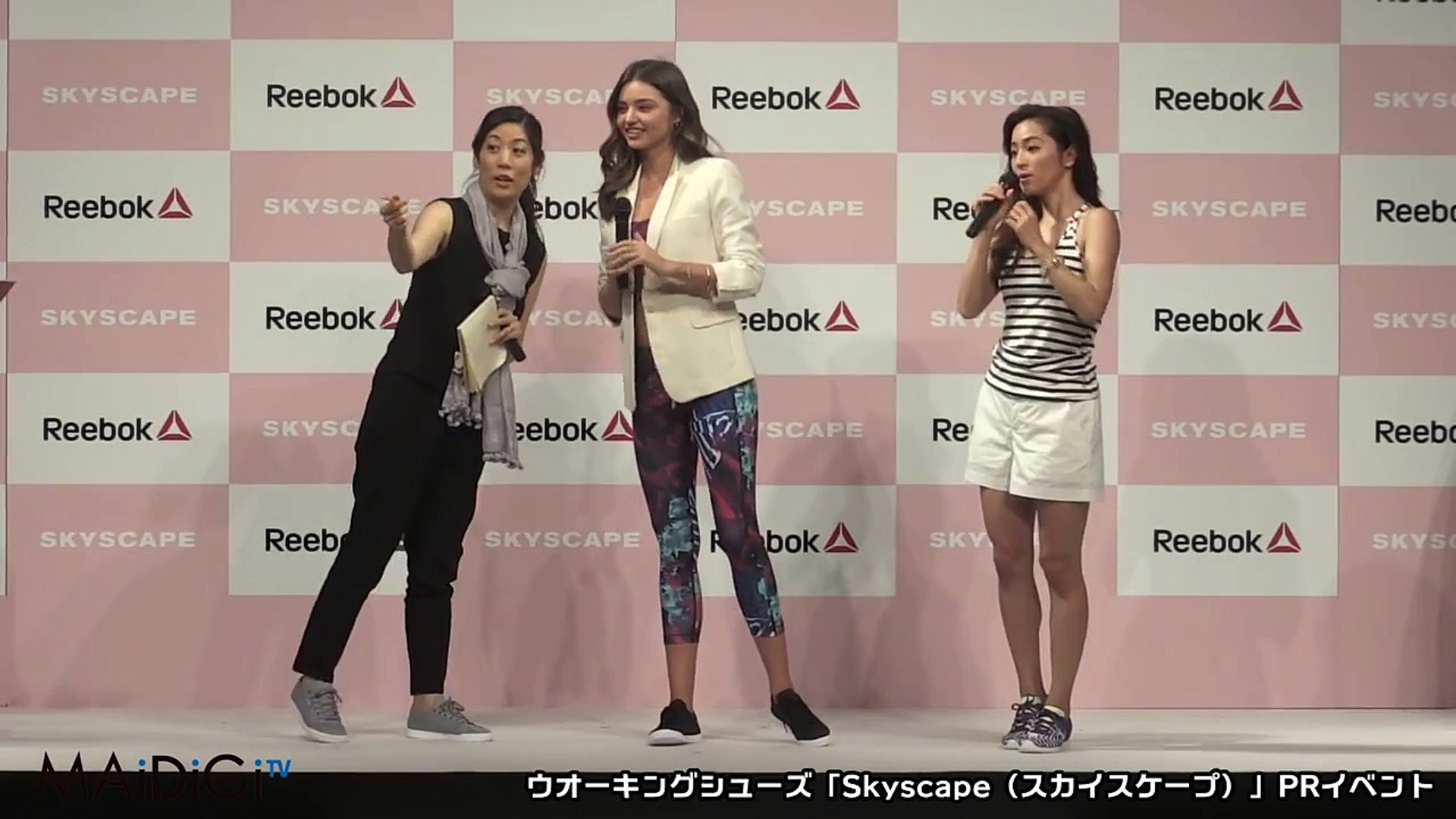 ミランダ カー 突然のエクササイズ披露に歓声も リーボック Skyscape Prイベント3 Miranda Kerr Anne Nakamura Dailymotion Video