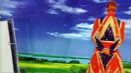 How David Bowie used 'cut ups' to create lyrics - BBC News