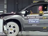 2004 Mitsubishi Endeavor moderate overlap IIHS crash test