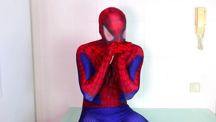 Frozen Elsa VS Spiderman in real life PRANK - Superhero Funny Movie parody