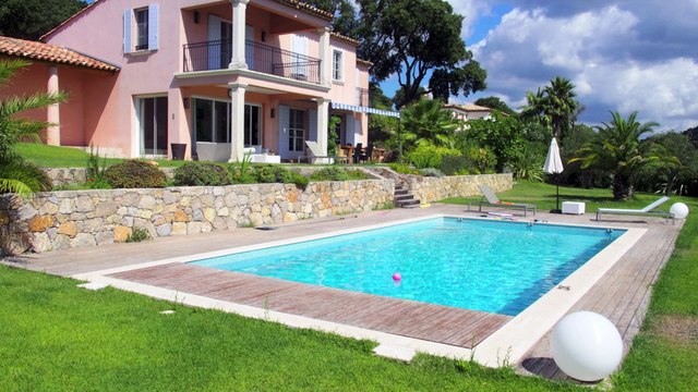 VENTE VILLA de 250 m² Vue mer panoramique à Grimaud (83310) - Proche plages