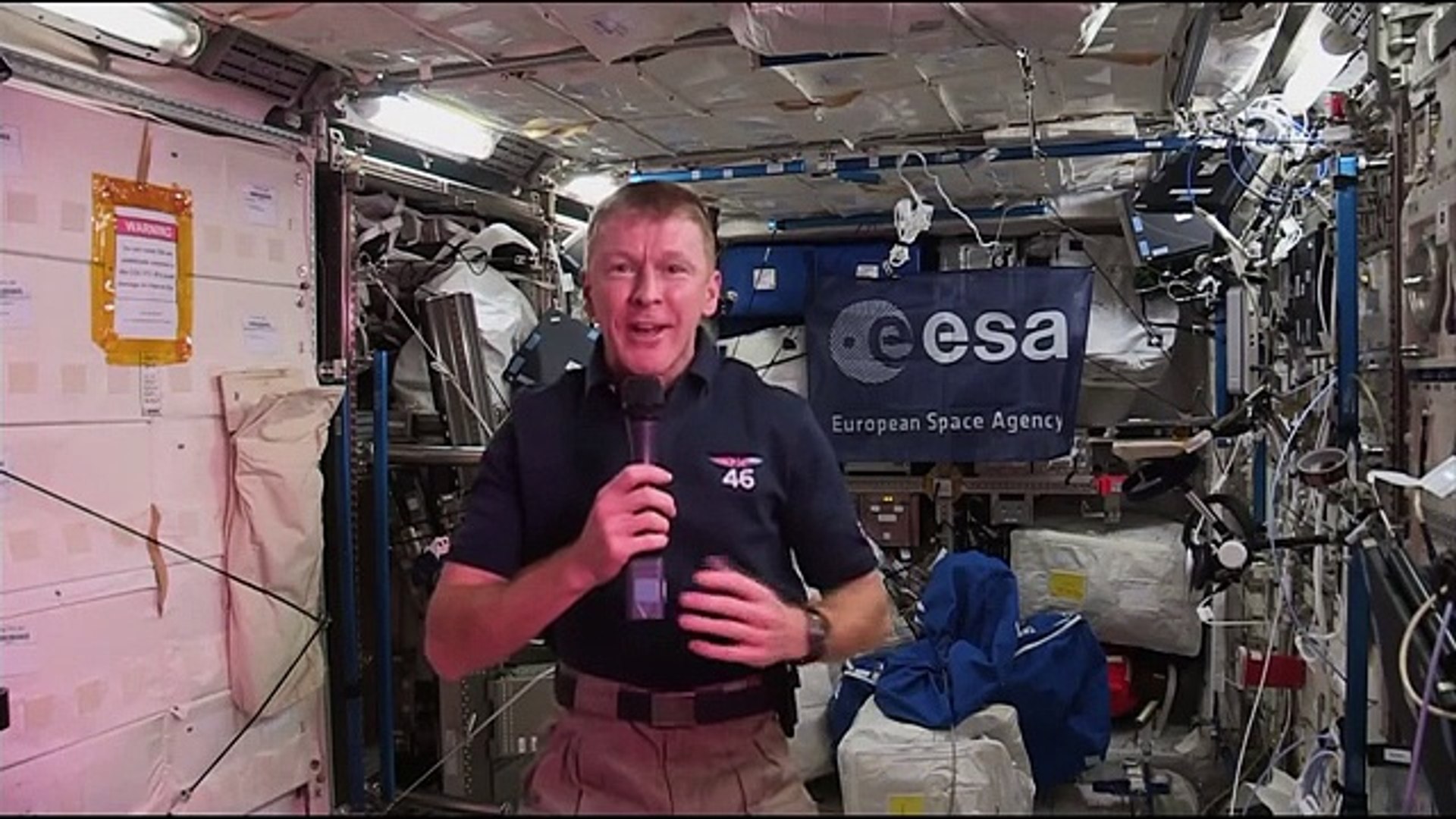 Tim Peake 'yet to master' a somersault in space - BBC News
