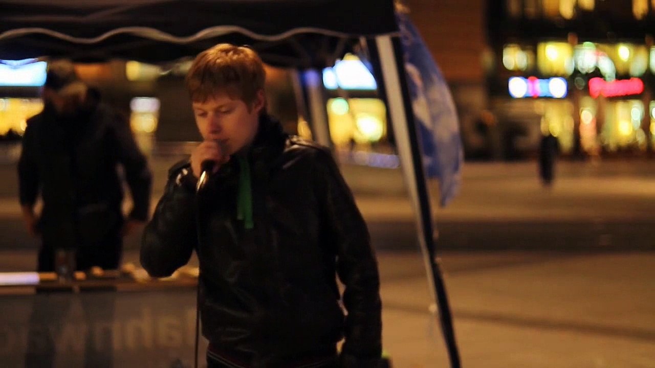 DJ Kaito - Auf der Flucht (LIVE @ 12.10.2015 Mahnwache Hannover) [HD]