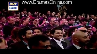 Ayesha omar and Comedian making fun of Meera in Lux style awards